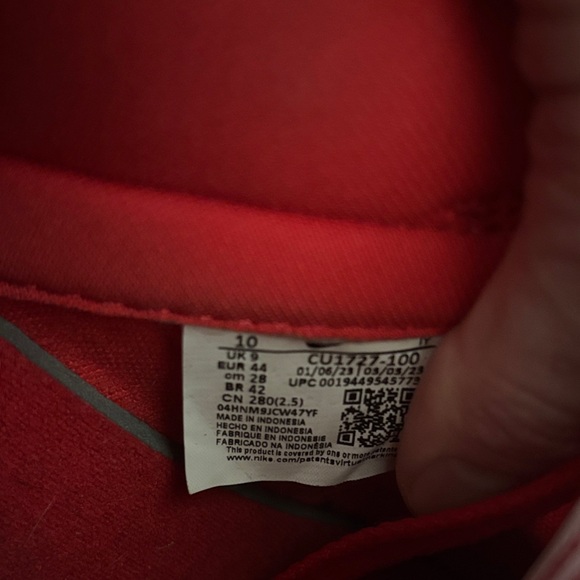 Nike Dunks - Picture 6 of 7